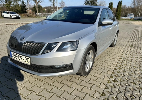 Skoda Octavia cena 52000 przebieg: 154000, rok produkcji 2017 z Czeladź małe 106